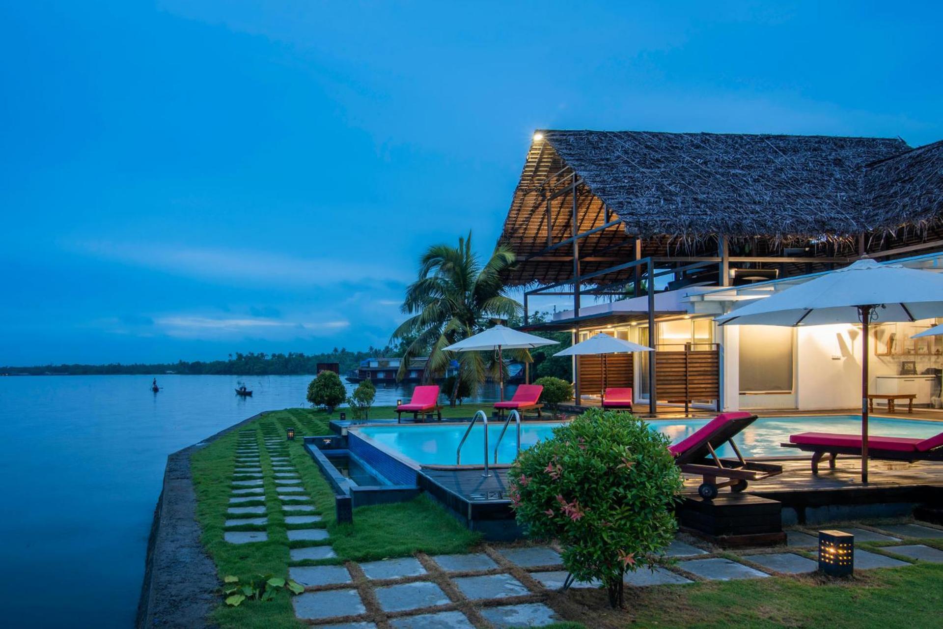 Stayvista At The Rain - River Villa With Infinity Pool Alappuzha Exterior photo