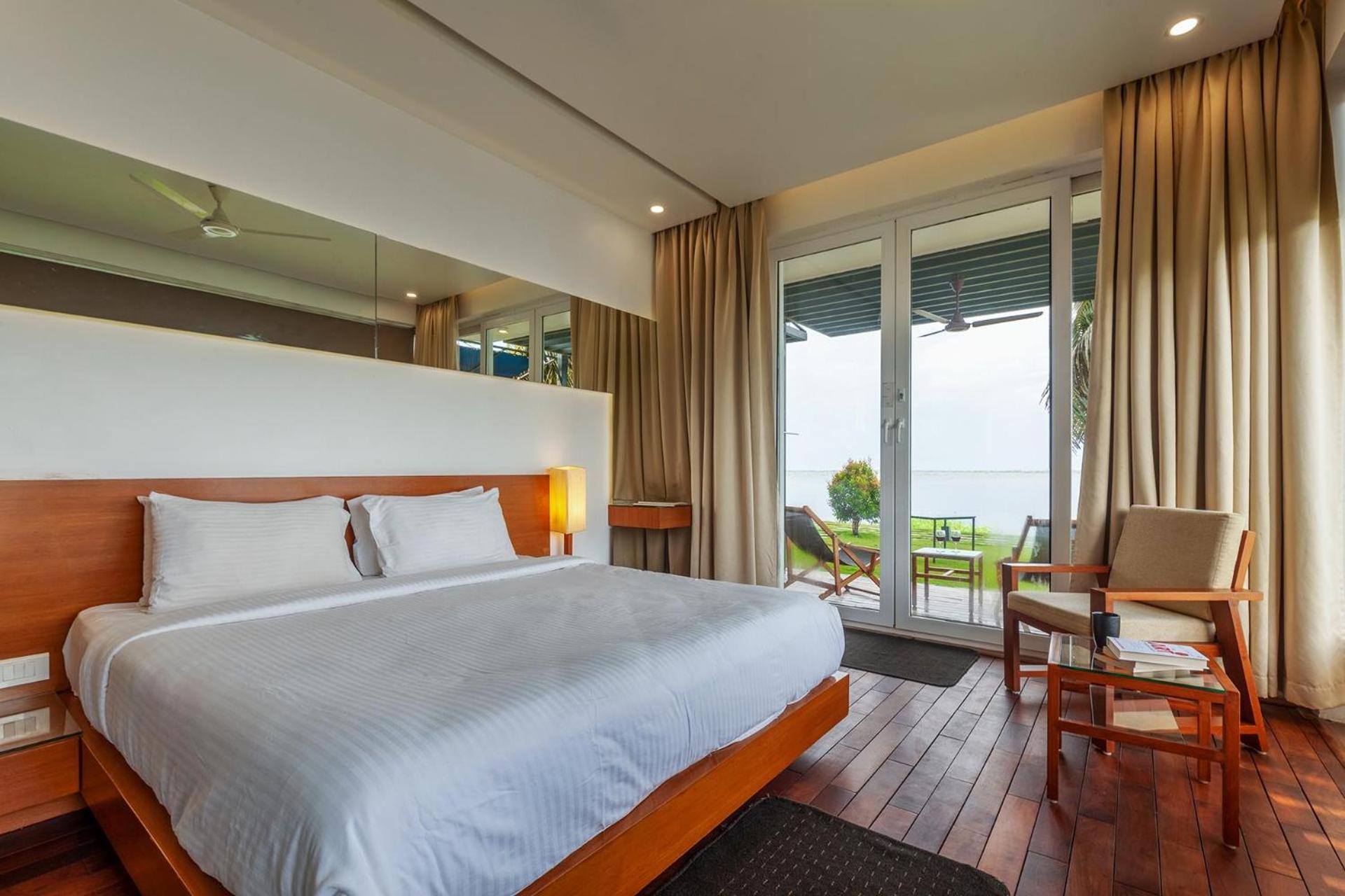 Stayvista At The Rain - River Villa With Infinity Pool Alappuzha Exterior photo