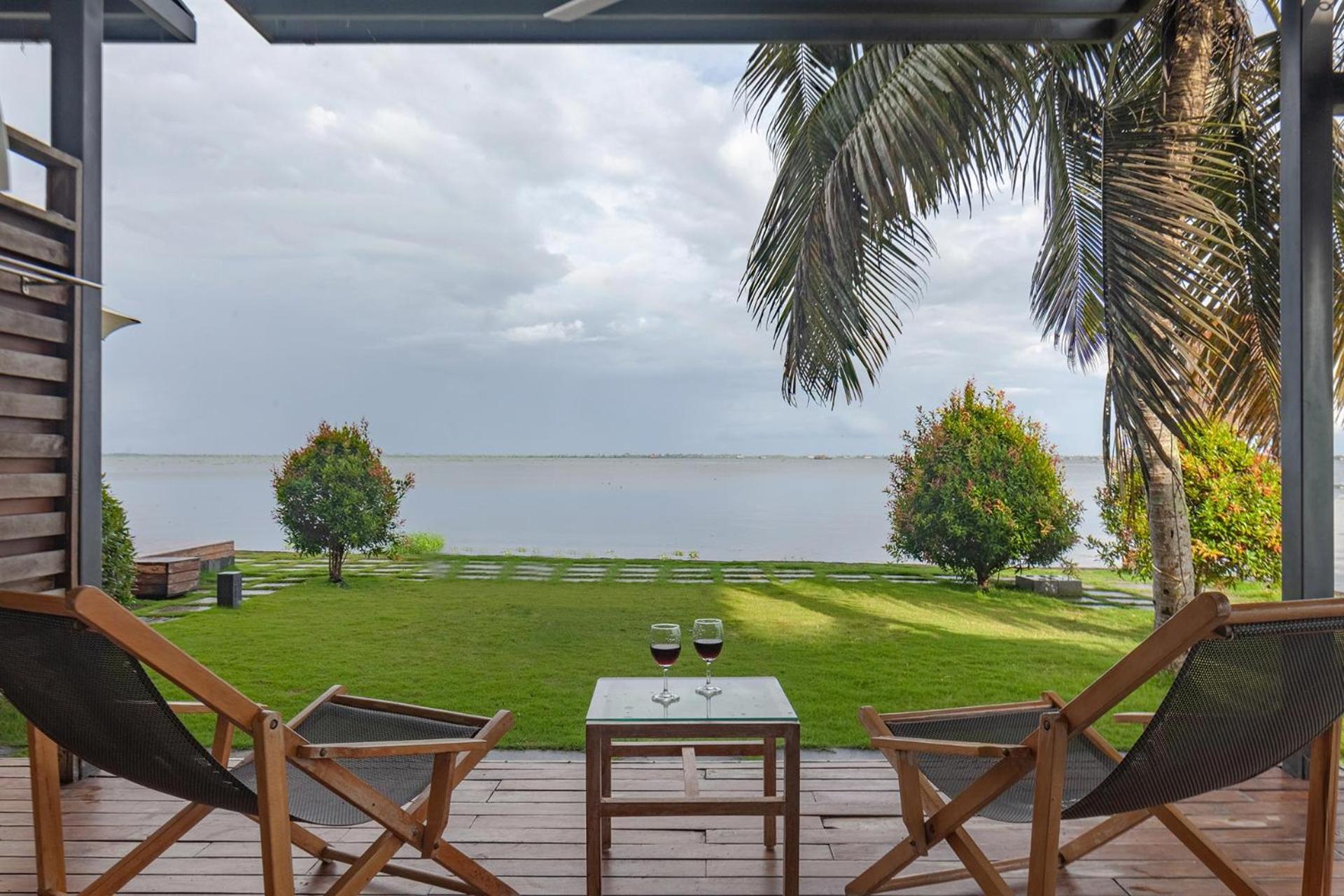 Stayvista At The Rain - River Villa With Infinity Pool Alappuzha Exterior photo